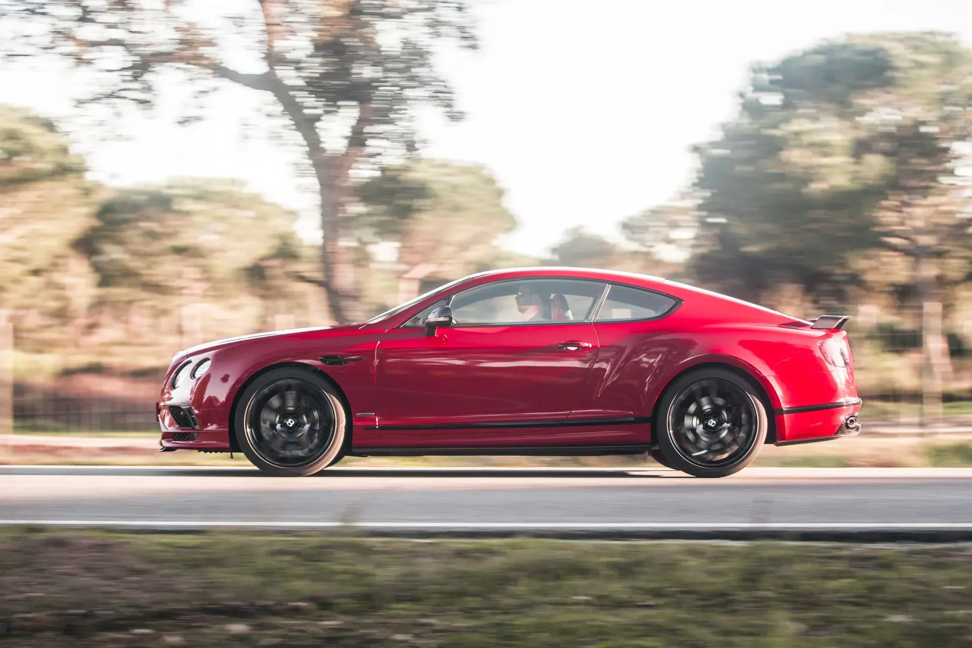 Bentley Continental prawie na każdą kieszeń. Nie uwierzysz, jak bardzo potaniał ten sportowy klasyk