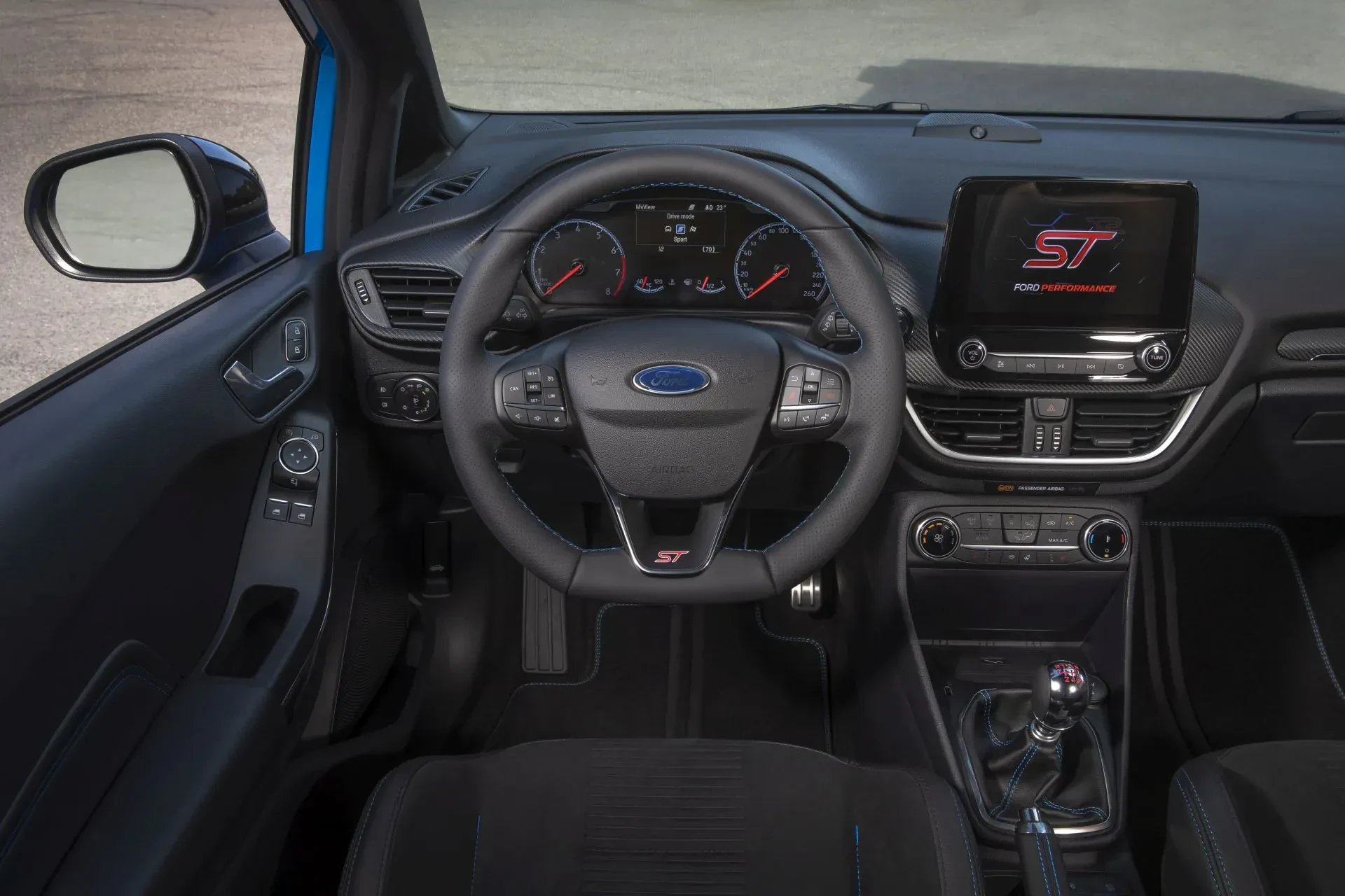 Ostatni Ford Fiesta zbiera w Polsce znakomite opinie. Jego dzisiejsza cena jest wręcz szokująco niska
