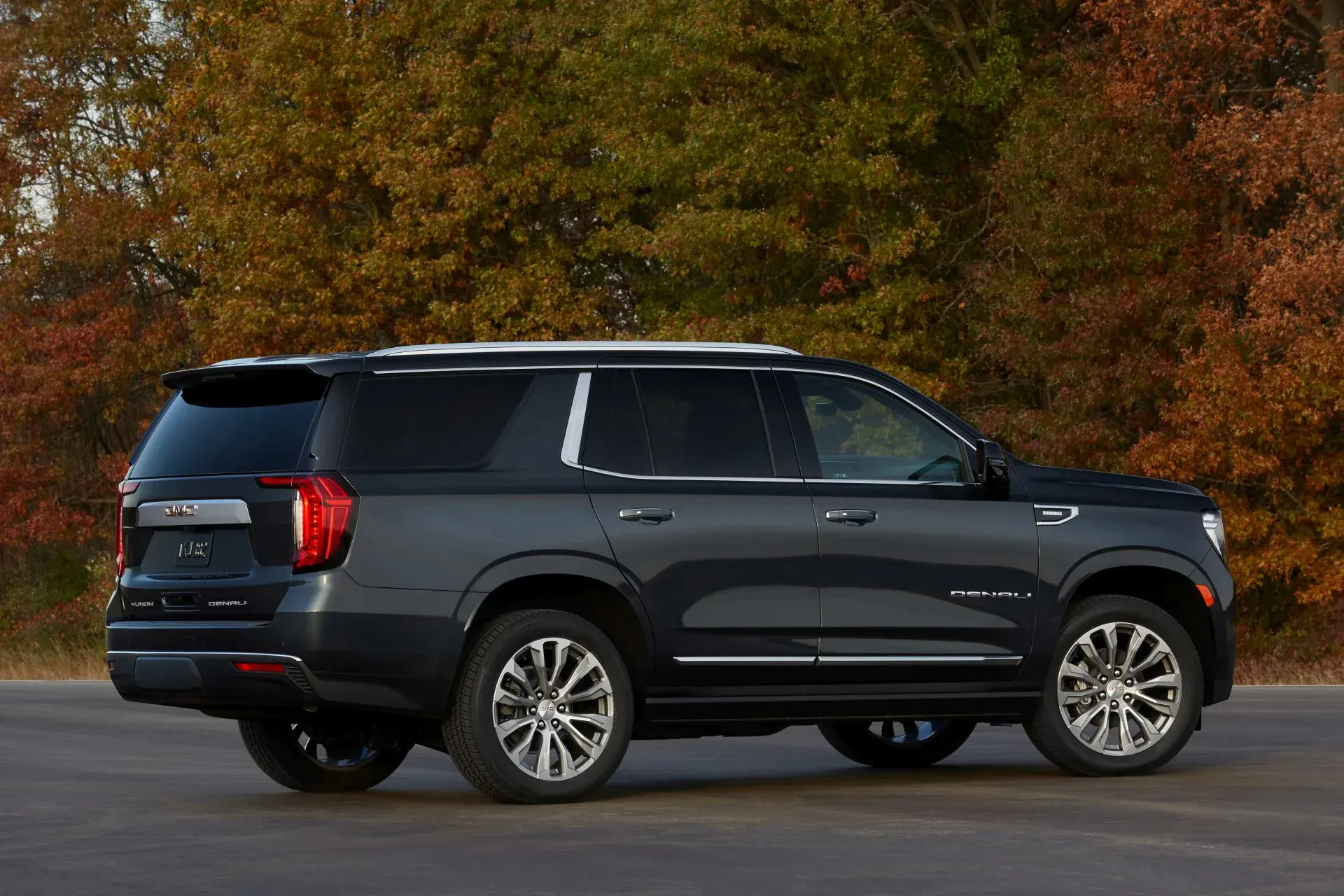 GMC Yukon SUV silnik benzyna V8 moc osiągi cena ceny otomoto używany tanio opinie oceny zalety wady