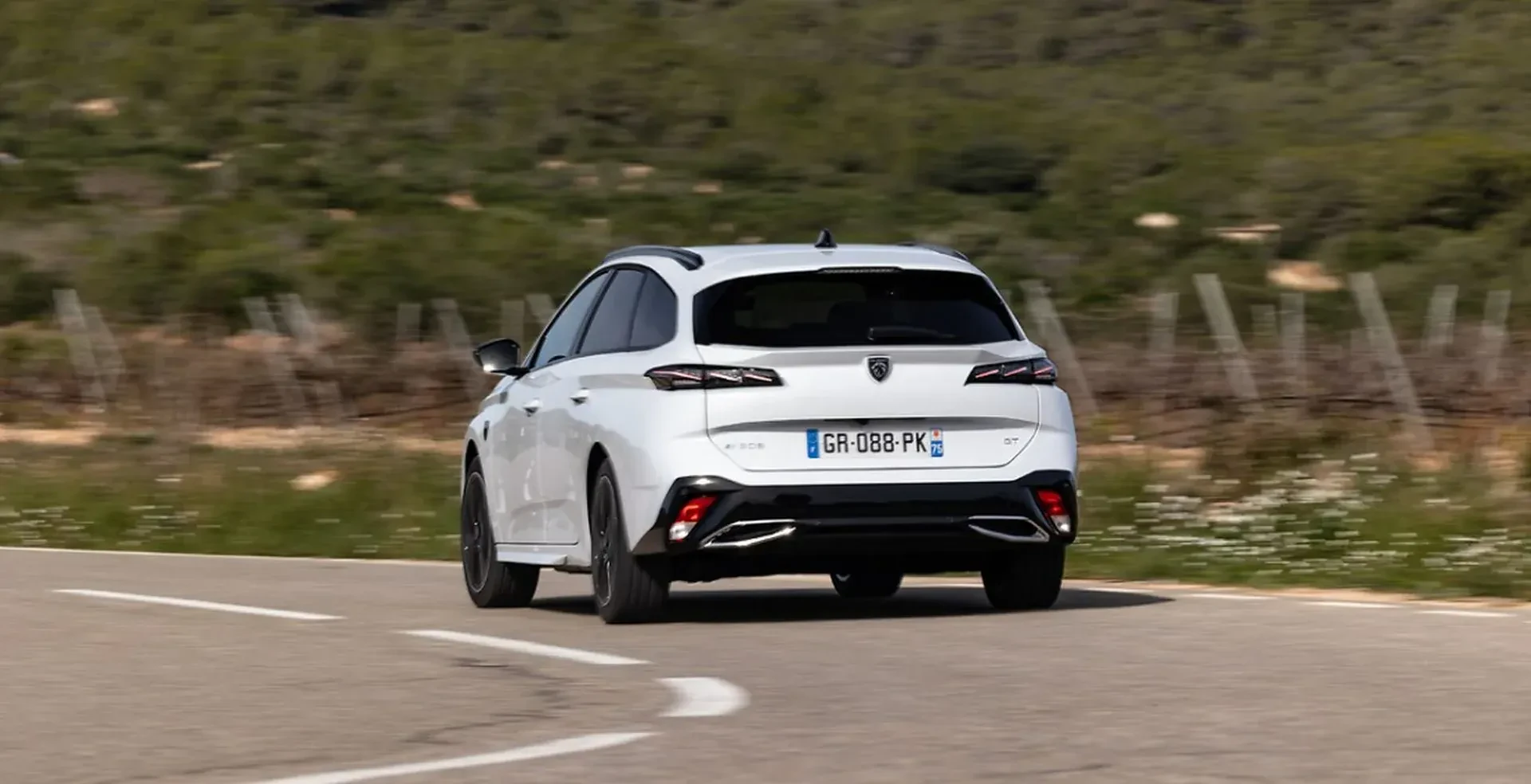 Peugeot 308 silnik benzyna diesel hybryda moc osiągi wyposazenie cena ceny otomoto używane tanio