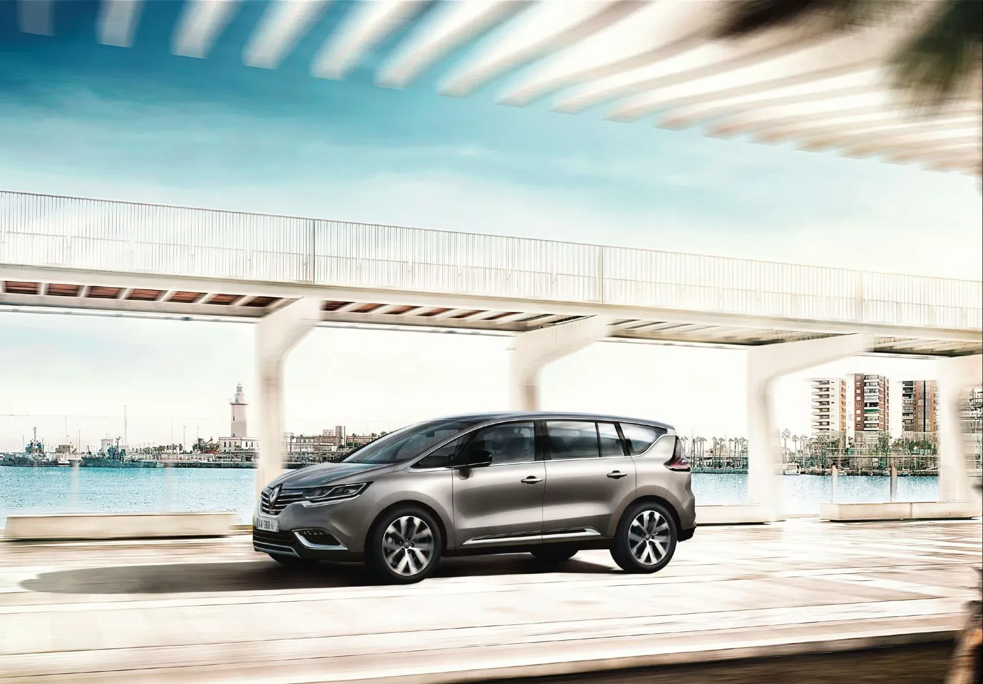 Renault Espace minivan crossover suv silnik benzyna diesel moc pojemność cena ceny opinie oceny zalety wady otomoto