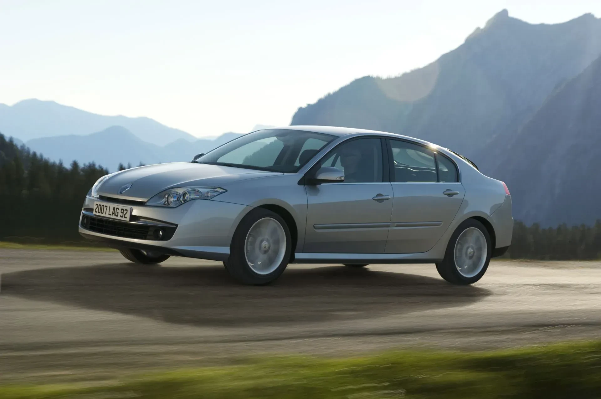 Renault Laguna finałowa generacja face lifting benzyna diesel silnik opinie oceny zalety wady cena ceny otomoto