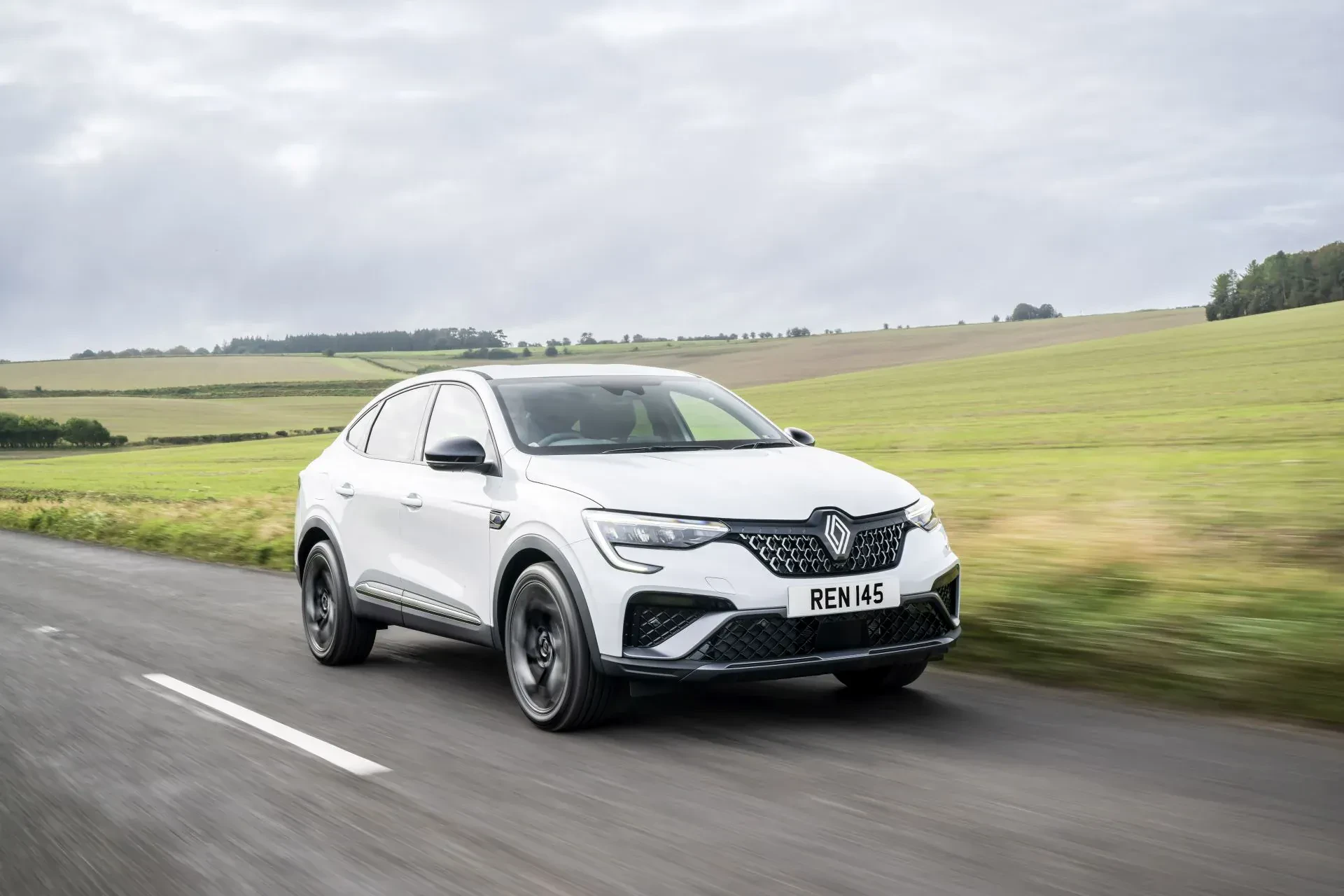 SUV Renault Arkana rocznik benzyna hybryda spalanie opinie oceny zalety wady cena ceny używany otomoto