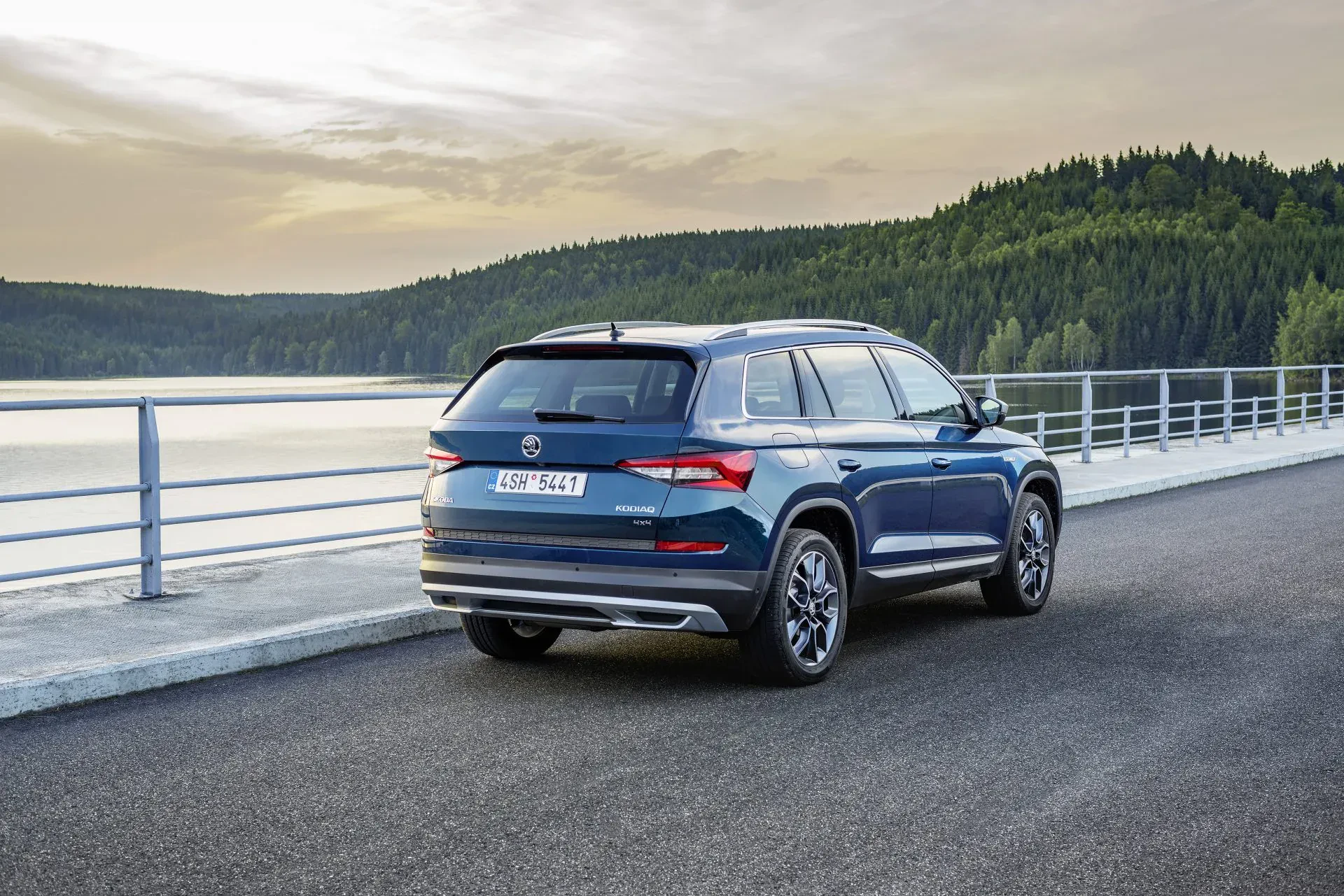 Skoda Kodiaq SUV cena ceny otomoto opinie oceny zalety wady silnik benzyna diesel tsi tdi