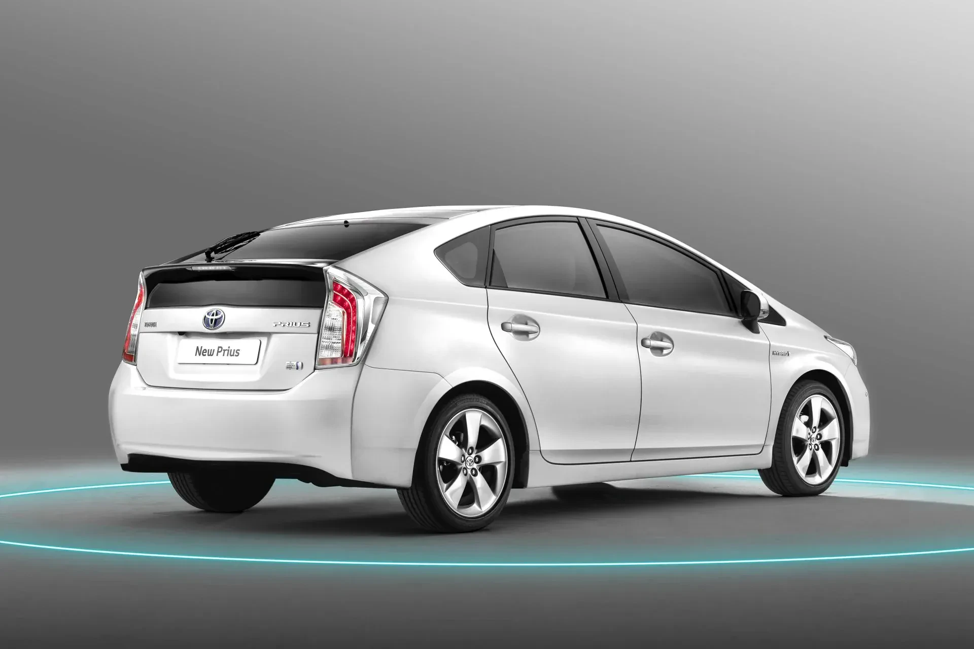 Toyota Prius silnik benzyna hybryda spalanie wytrzymałość cena ceny opinie oceny zalety wady otomoto używany tanio