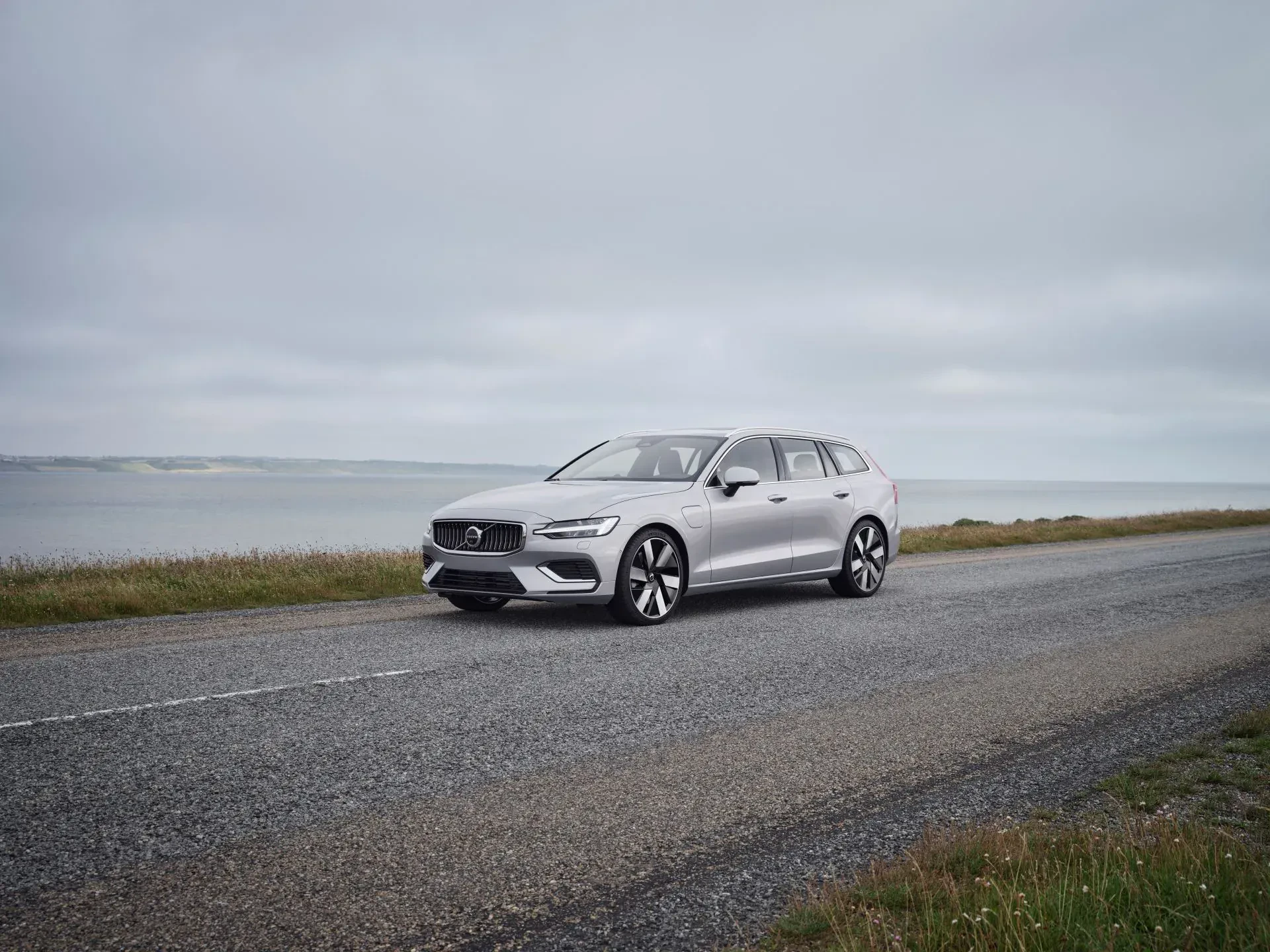 Volvo V60 kombi silnik benzyna diesel cena ceny opinie oceny zalety wady otomoto
