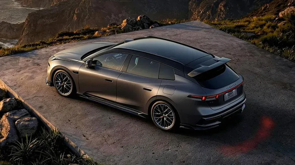 Chińczycy pokazali kombi o osiągach BMW M3 Touring. Ale z ceną 5 razy niższą