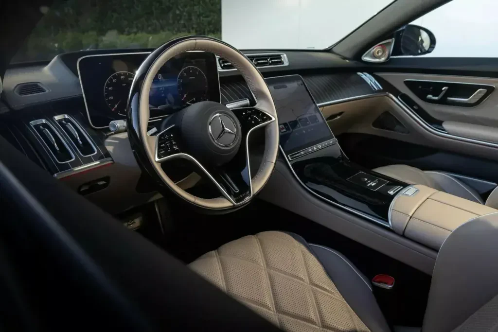 mercedes-silnik-v12