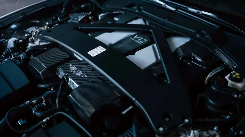 Kolejny producent odkłada na bok elektryczne plany. Silnik spalinowy przez cały czas numerem 1