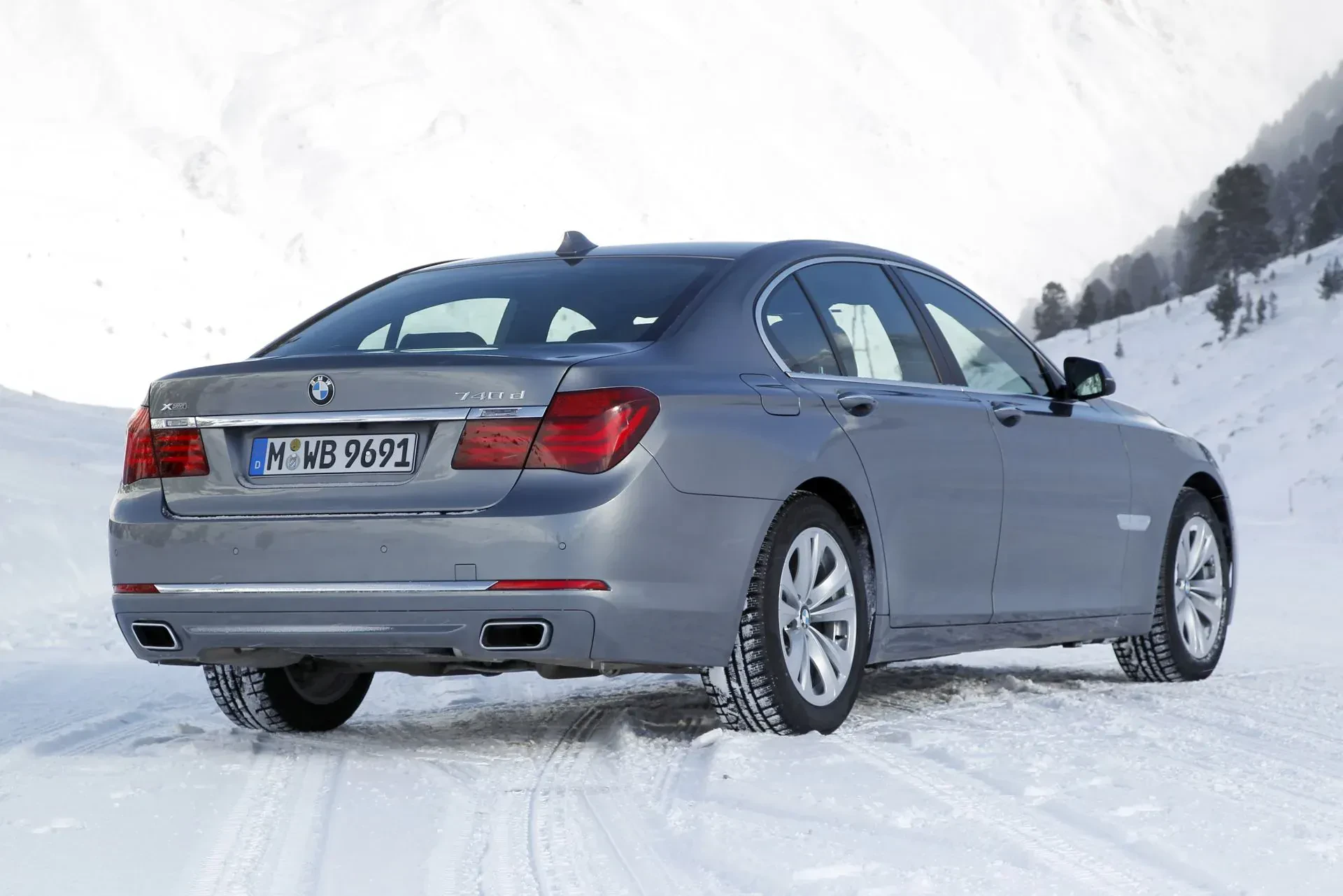 BMW Serii 7 Seria sedan limuzyna cena ceny otomoto napęd silnik benzyna diesel używany tanio okazja