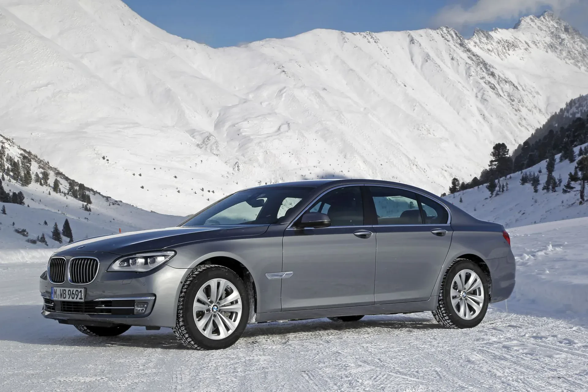 BMW Serii 7 Seria sedan limuzyna cena ceny otomoto napęd silnik benzyna diesel używany tanio okazja