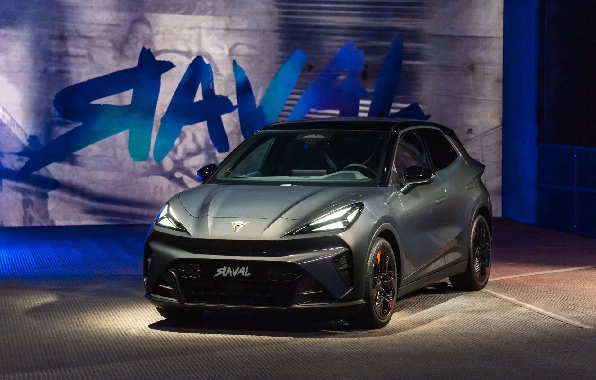 Cupra Raval elektryczny elektryk hatchback cena ceny nowy opinie oceny zalety wady wyposażenie moc ładowanie zasięg