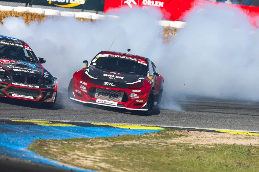 Driftingowe Mistrzostwa Polski wkraczają w decydującą fazę. Jakub Przygoński faworytem w Radomiu