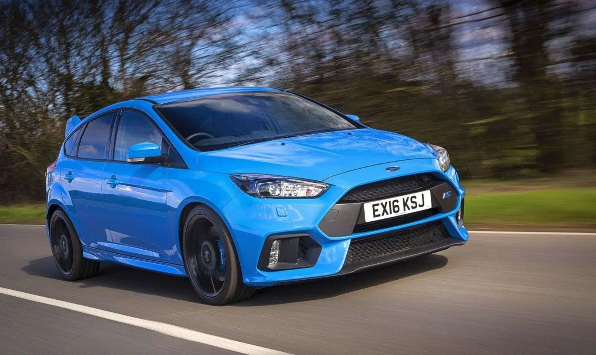 Ford Focus RS silnik moc benzyna koni wyposażenie system drift opinie oceny zalety wady cena ceny używany otomoto
