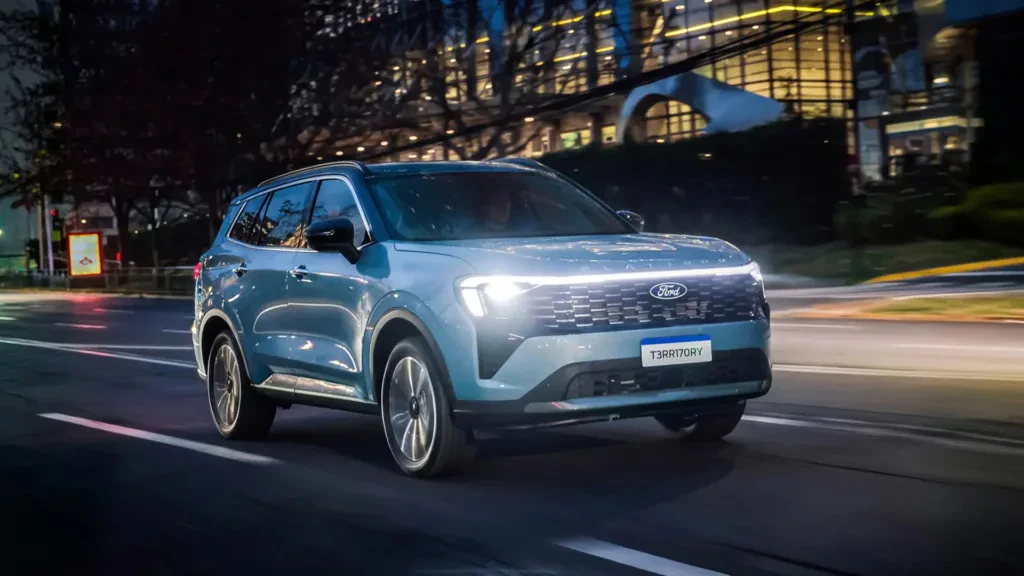 Chiński SUV Forda wjechał tu jak śmietanka do pomidorowej. Kolejki w salonach niczym do bistro z „Muala” od Książula