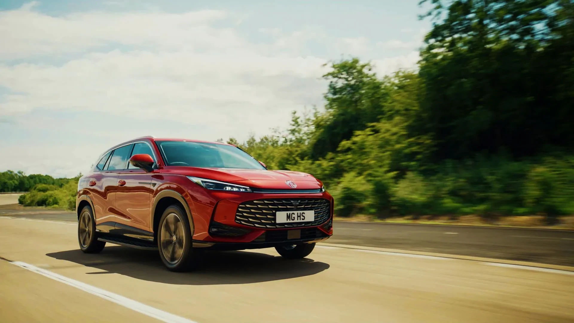 MG HS SUV wyniki sprzedaży chiński samochód cena oceny zalety wady