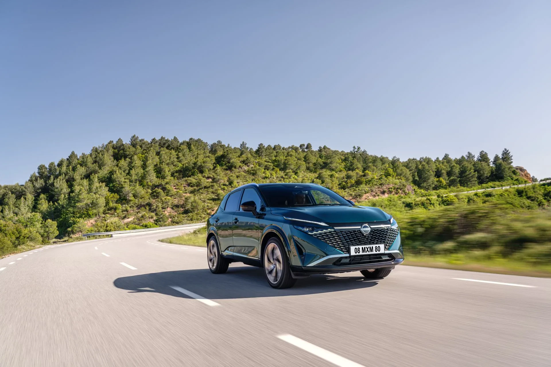 SUV Nissan Qashqai silnik hybryda benzyna cena ceny opinie oceny zalety wady tanio używany otomoto