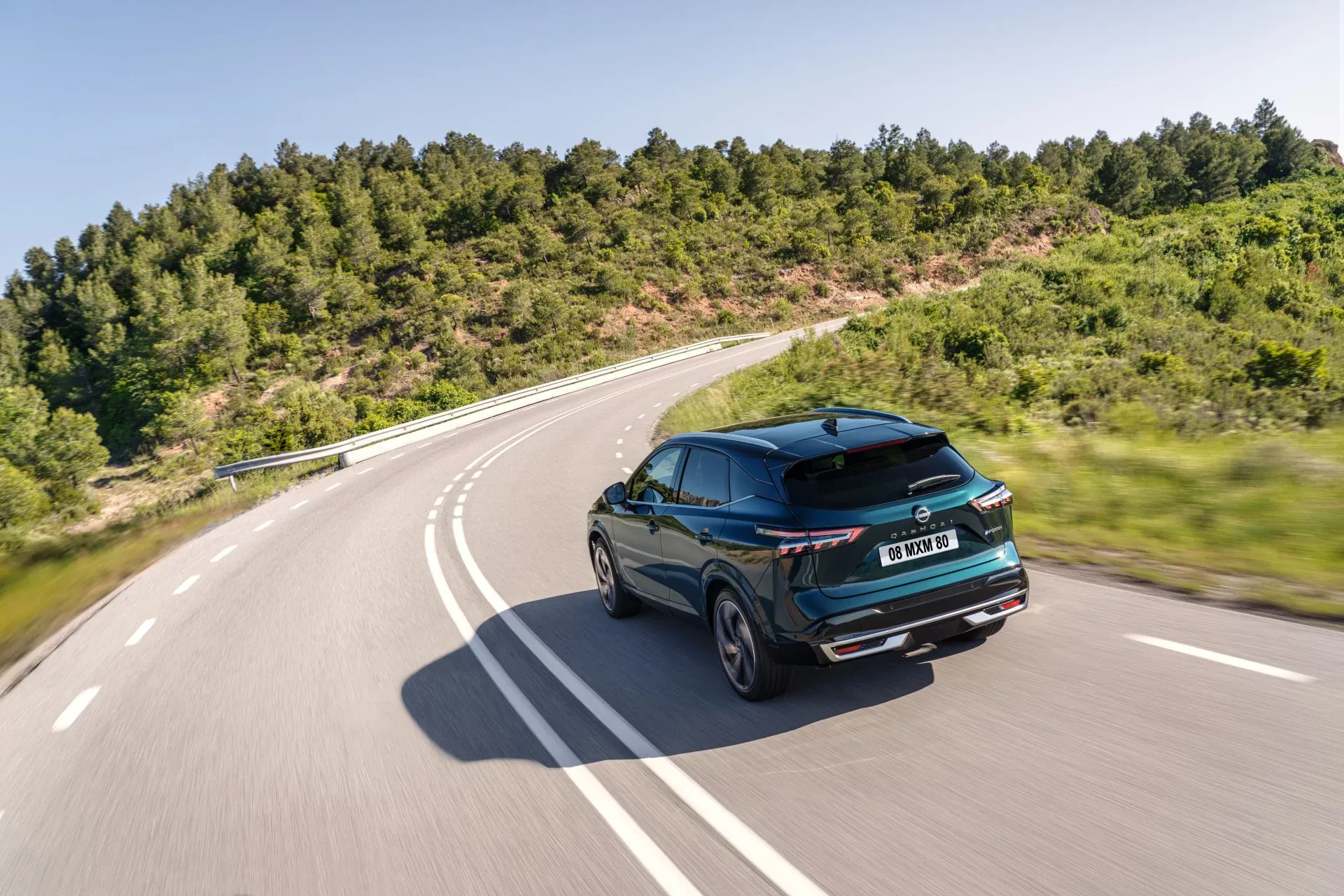 SUV Nissan Qashqai silnik hybryda benzyna cena ceny opinie oceny zalety wady tanio używany otomoto