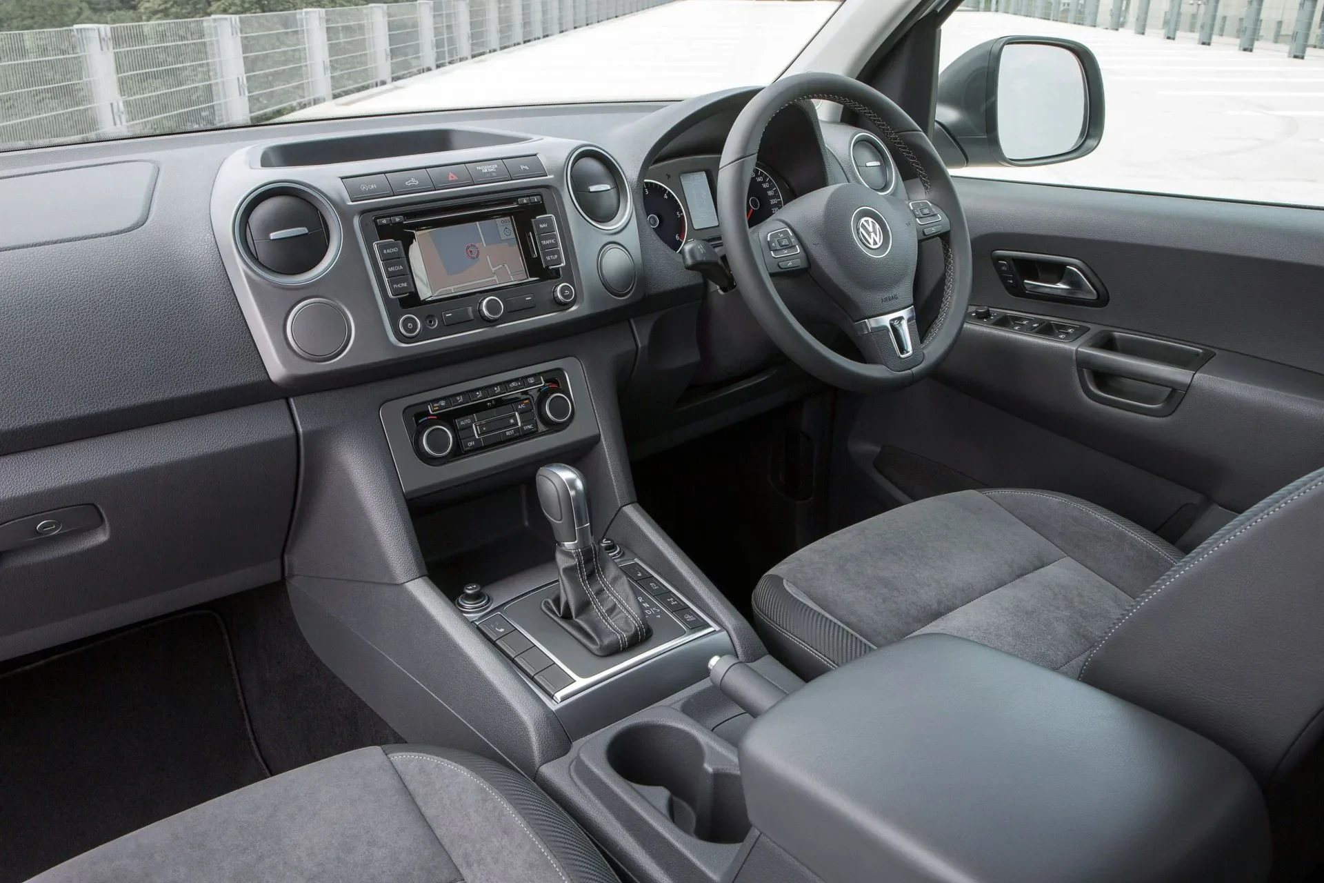 Ten Volkswagen kosztuje dziś przeszło 235 tysięcy. Używanego kupisz o 200 tysięcy złotych taniej