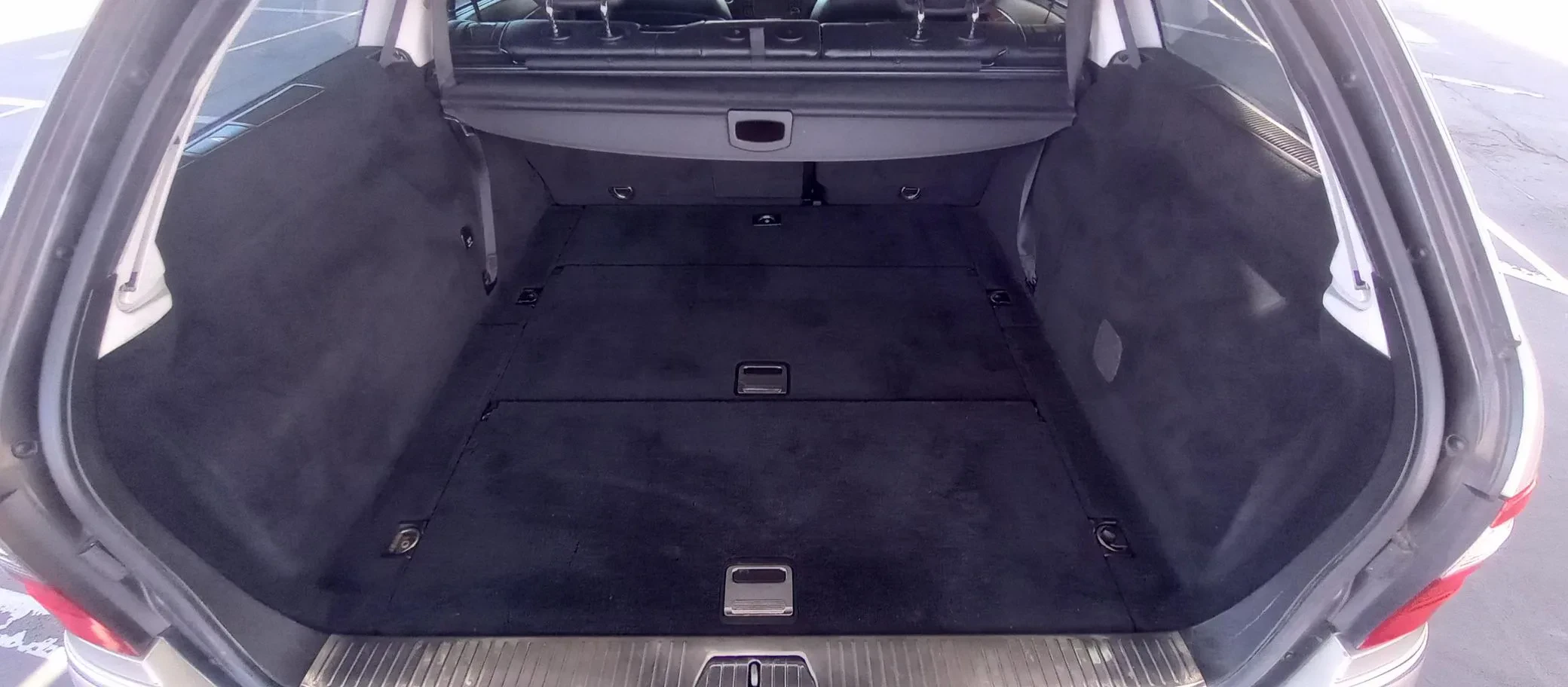 7-osobowe kombi z silnikiem V6 za 16 tysięcy złotych. Wzór elegancji i praktyczności