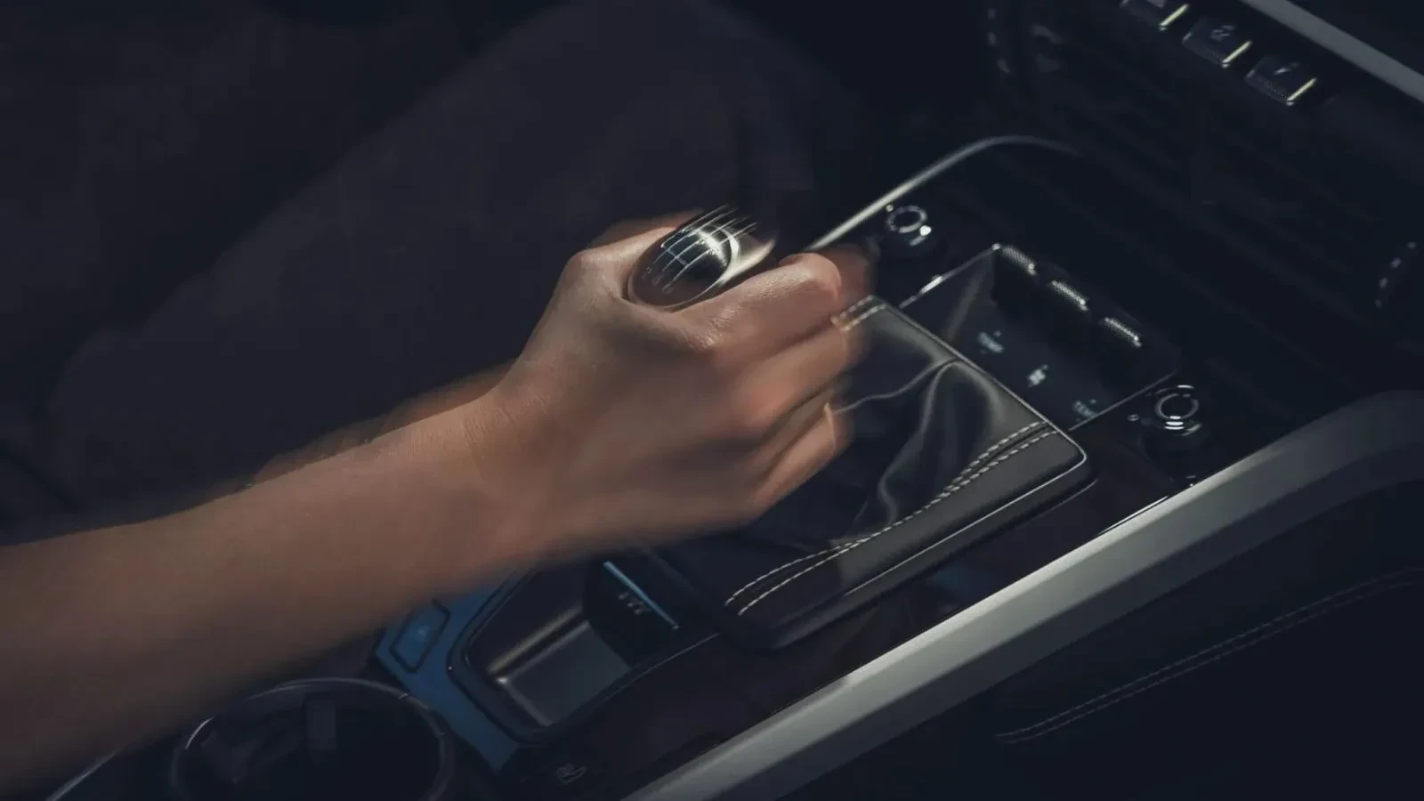 Porsche przywraca manualną skrzynię do zwykłej 911. Jest dużo droższa niż automat