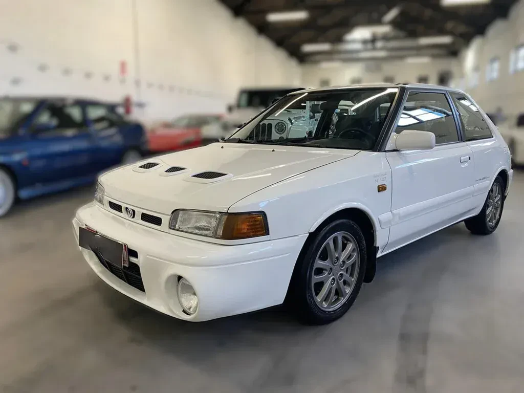 sfatygowana-mazda-323-2