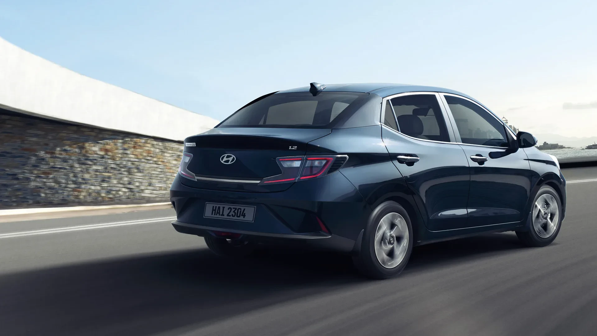 Hyundai wysłał pogłębiarkę na cenowe dno. 49 tys. zł, a w zasadzie równowartość, wystarczy tu na nowe auto z salonu