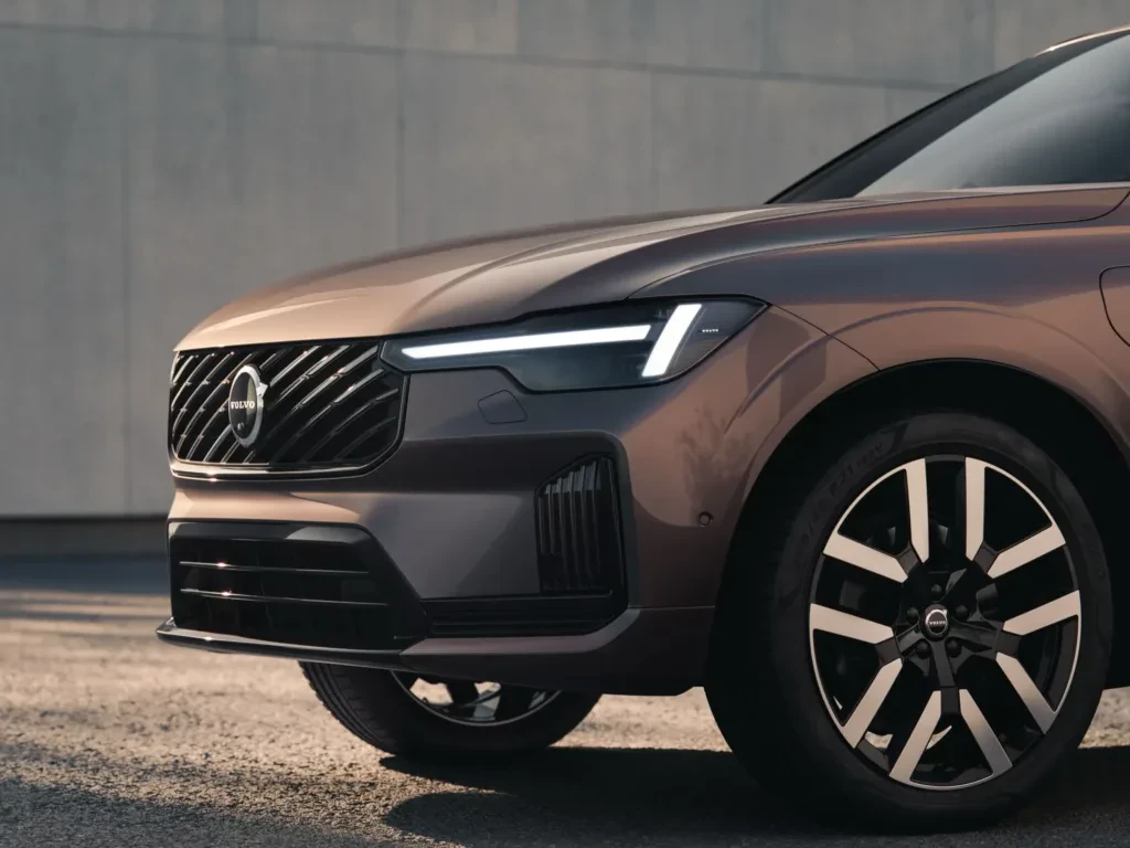 2027-Volvo-XC90-PHEV-00029