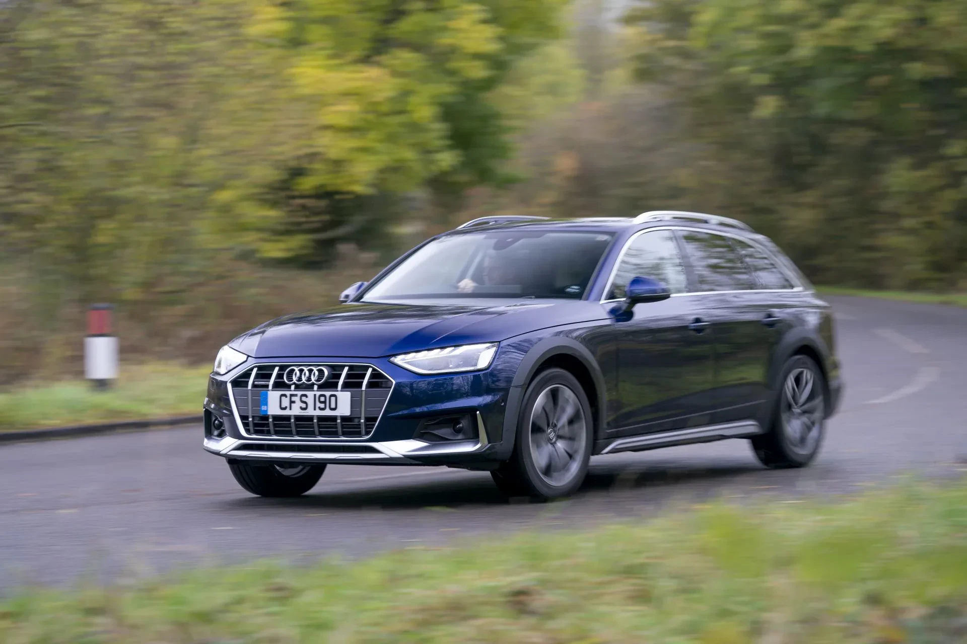 Nowoczesne Audi A4 zdecydowanie potaniało. Pod wieloma względami to klasa premium