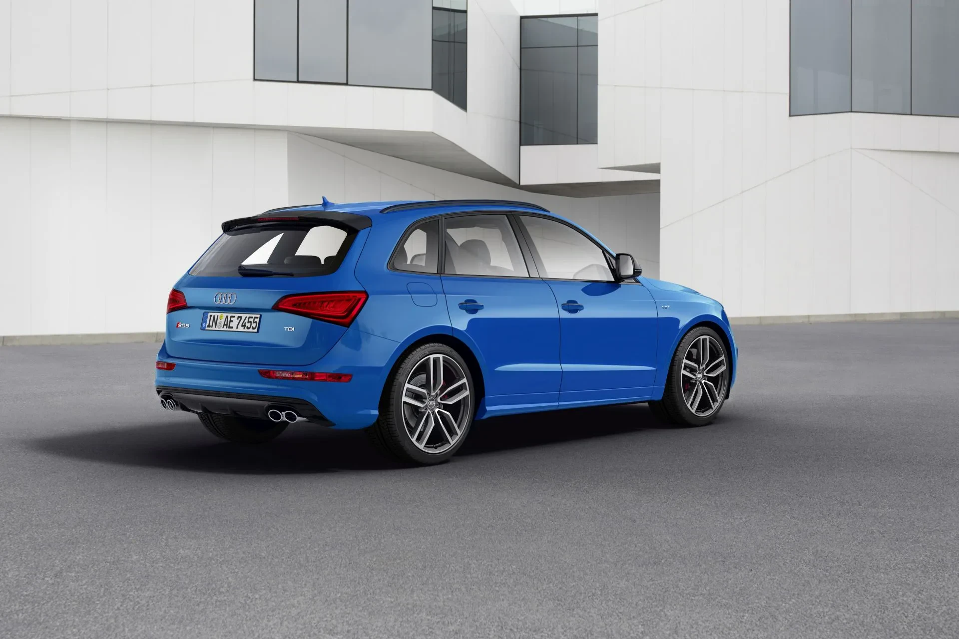 Audi SQ5 SUV silnik benzyna dieel V6 moc przyspieszenie osiągi opinie oceny zalety wady cena ceny otomoto tanio