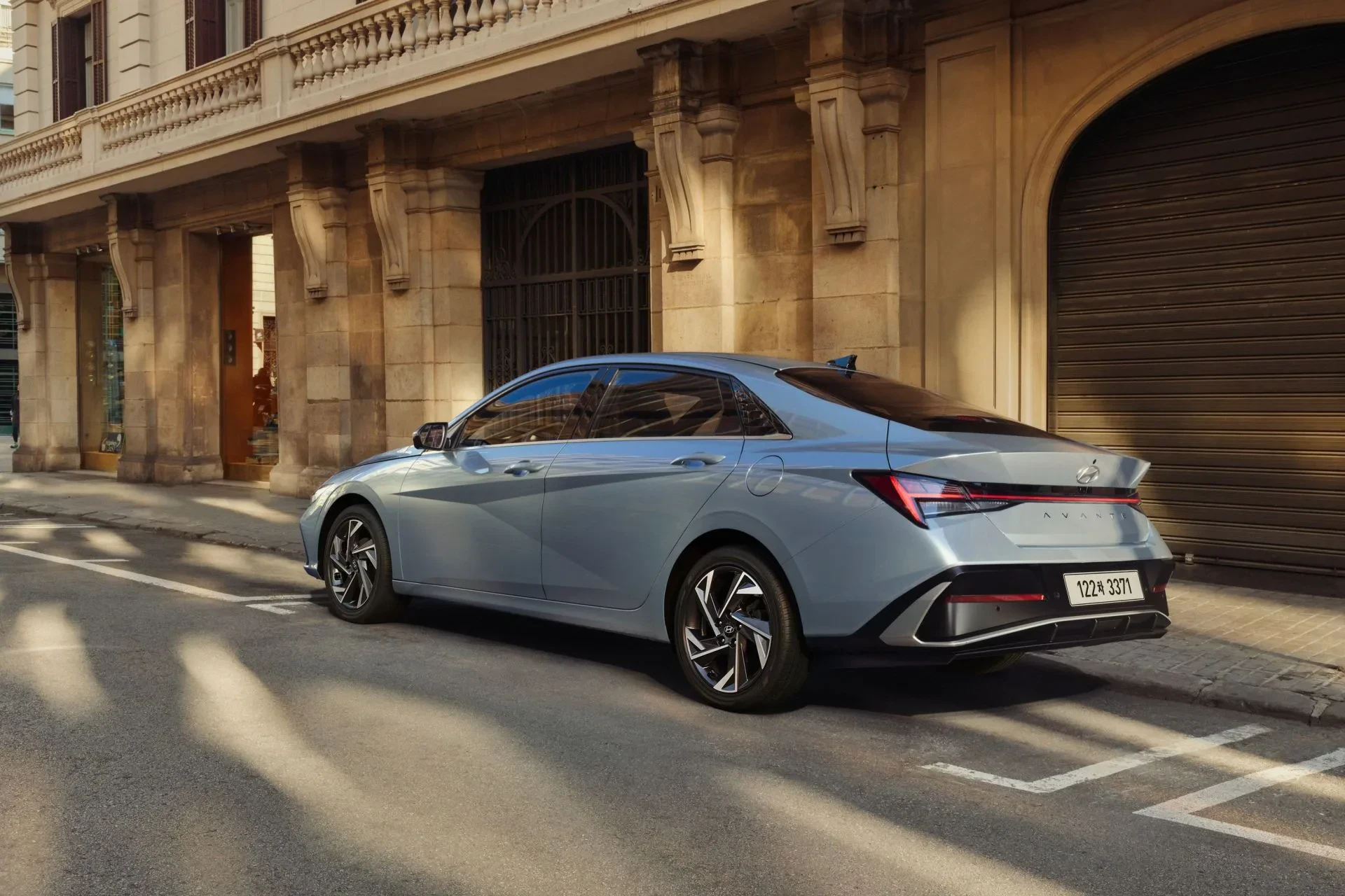 Hyundai Elantra sedan nowy używany otomoto cena ceny opinie oceny zalety wady silnik benzyna moc pojemność