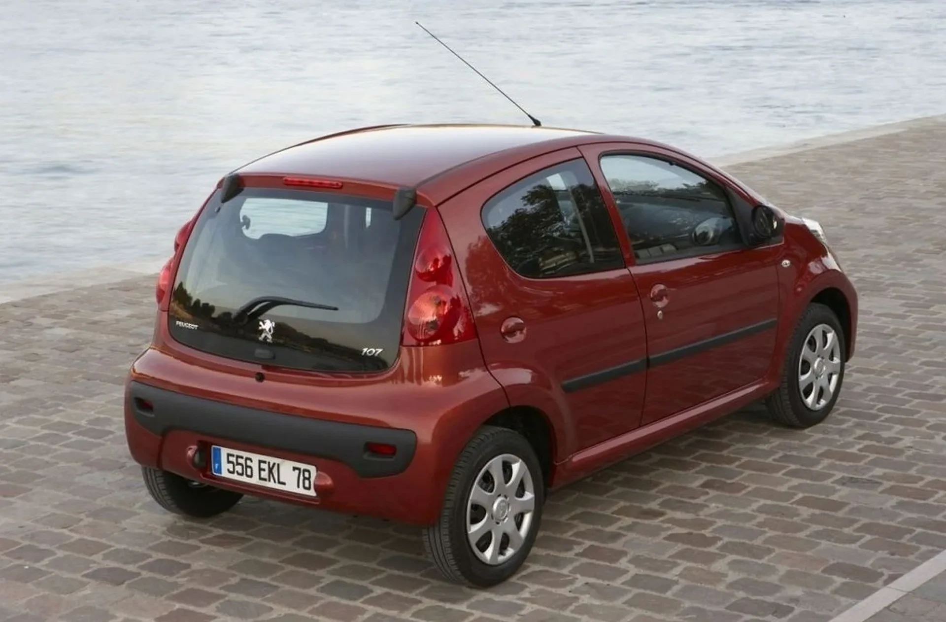Peugeot 107 benzyna diesel silnik spalanie cena ceny opinie oceny zalety wady używany otomoto