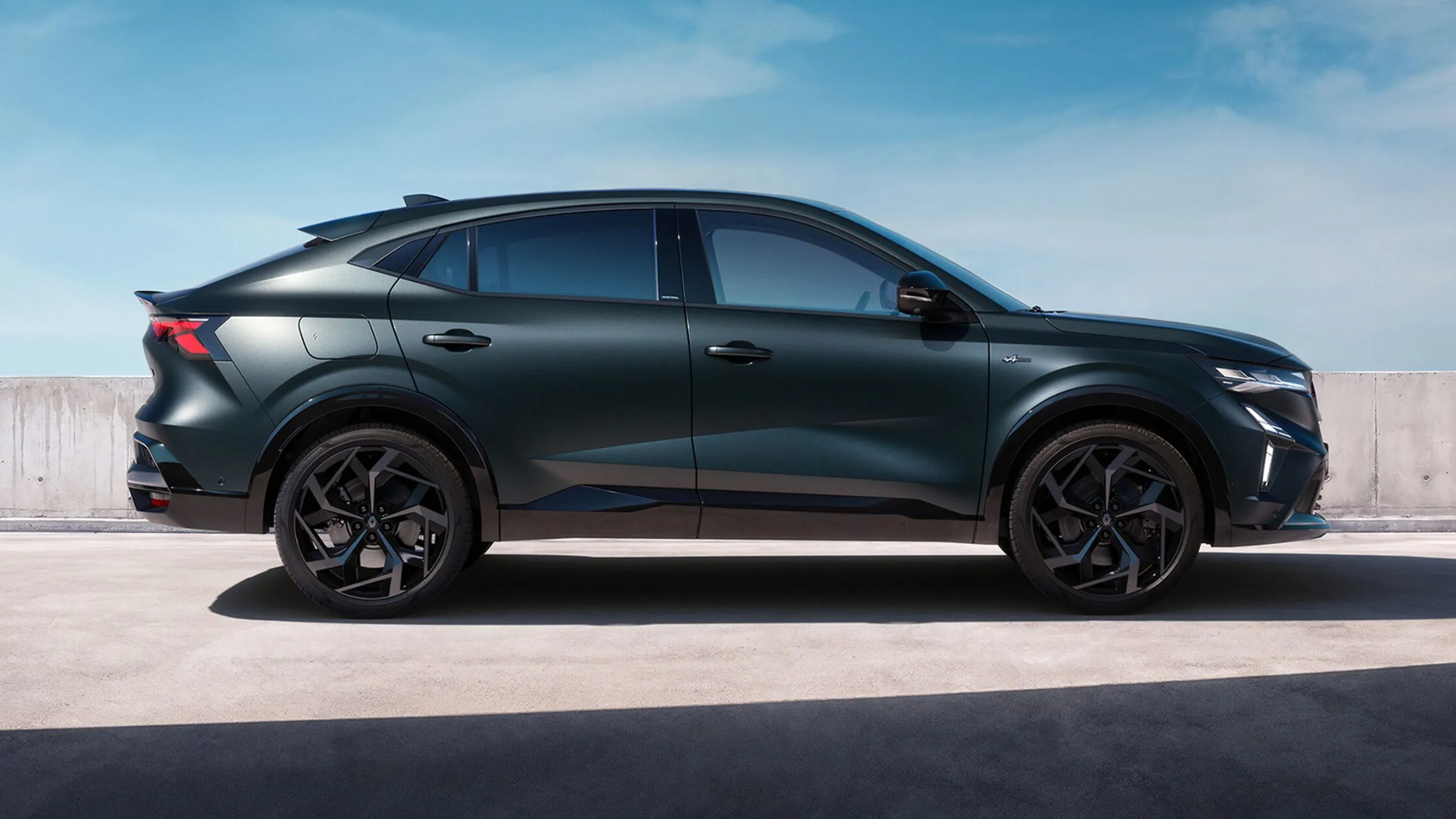 Renault pokazało najdroższego SUV-a w swojej historii. Przewyższa konkurentów od BMW, czy Audi