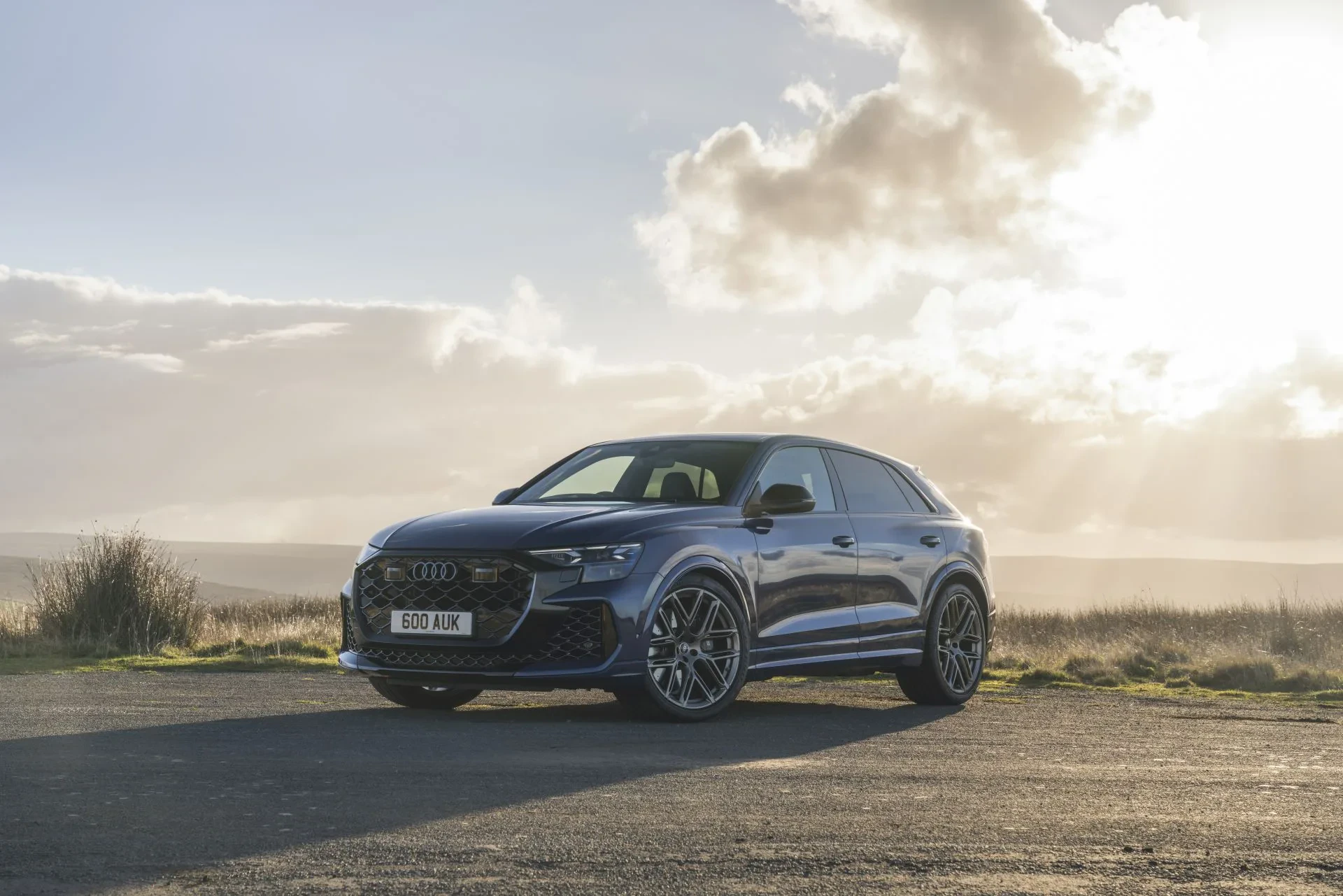 SUV Audi Q8 silnik benzyna V8 V6 moc osiągi zalety wady wyposażenie opinie oceny otomoto używany tanio