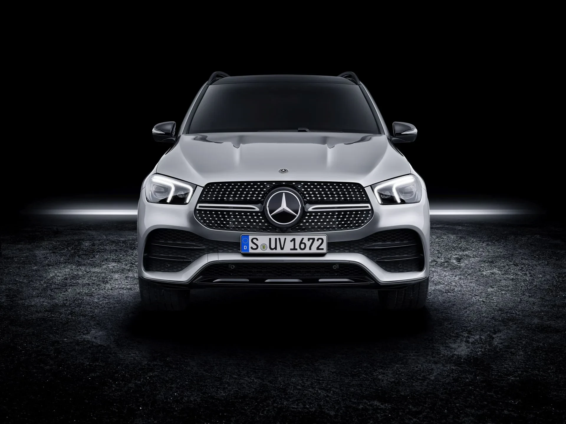 Luksusowy SUV od Mercedesa zadowoli najbardziej wymagających kierowców. Osiągi robią wrażenie