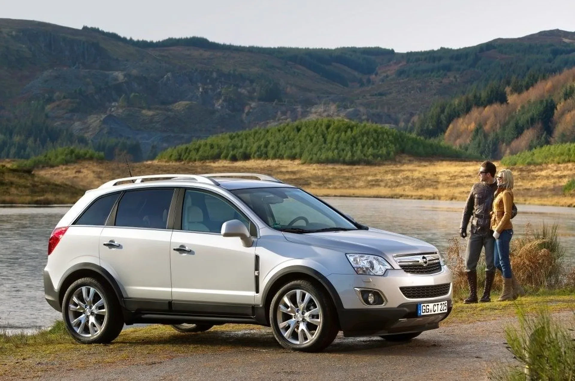 SUV Opel Antara silnik benzyna diesel spalanie napęd moc osiągi cztery koła opinie oceny zalety wady wyposażenie cena ceny