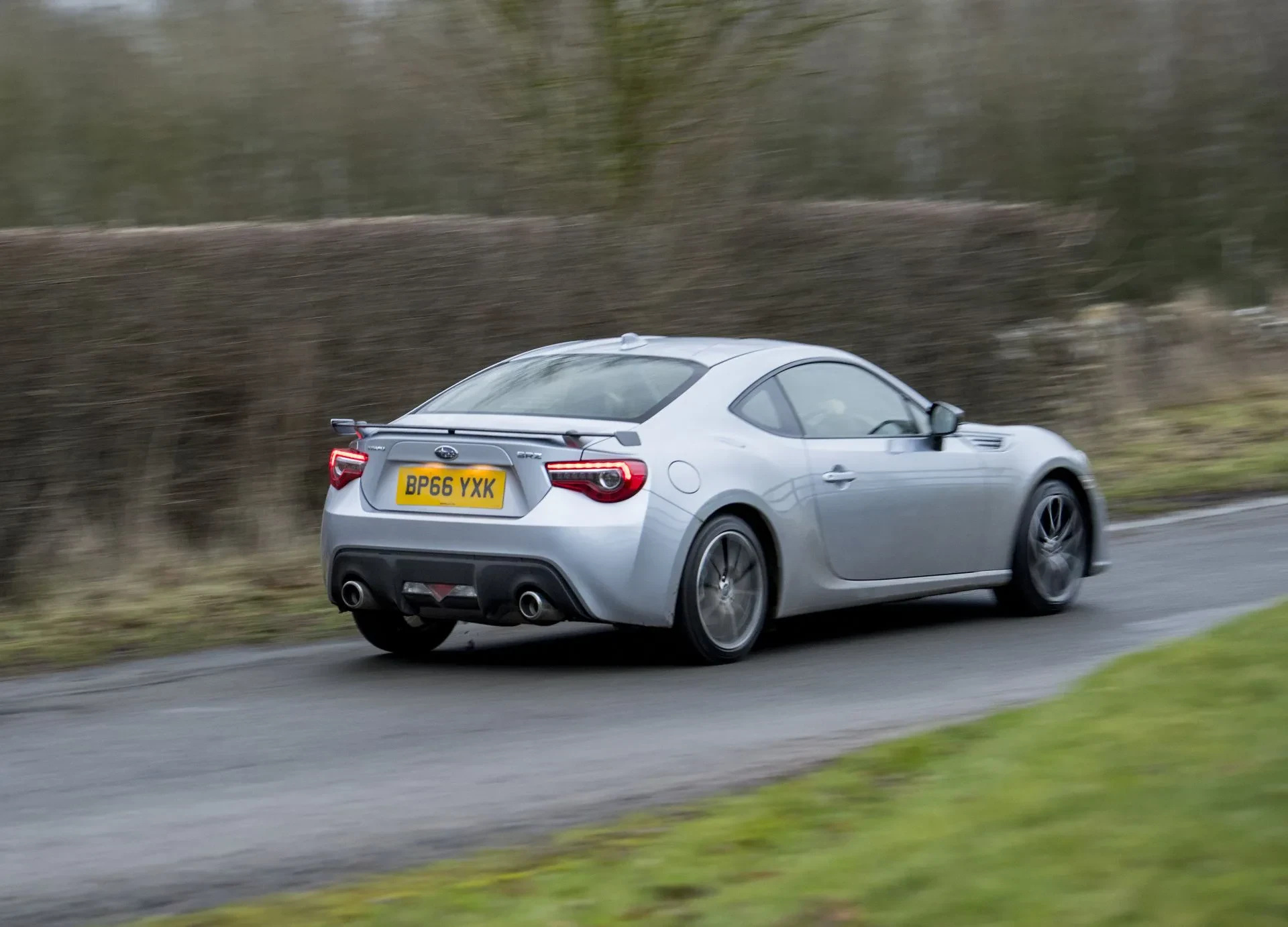 Subaru BRZ Toyota GT86 różnice silnik benzyna bokser moc cena ceny opinie oceny zalety wady otomoto