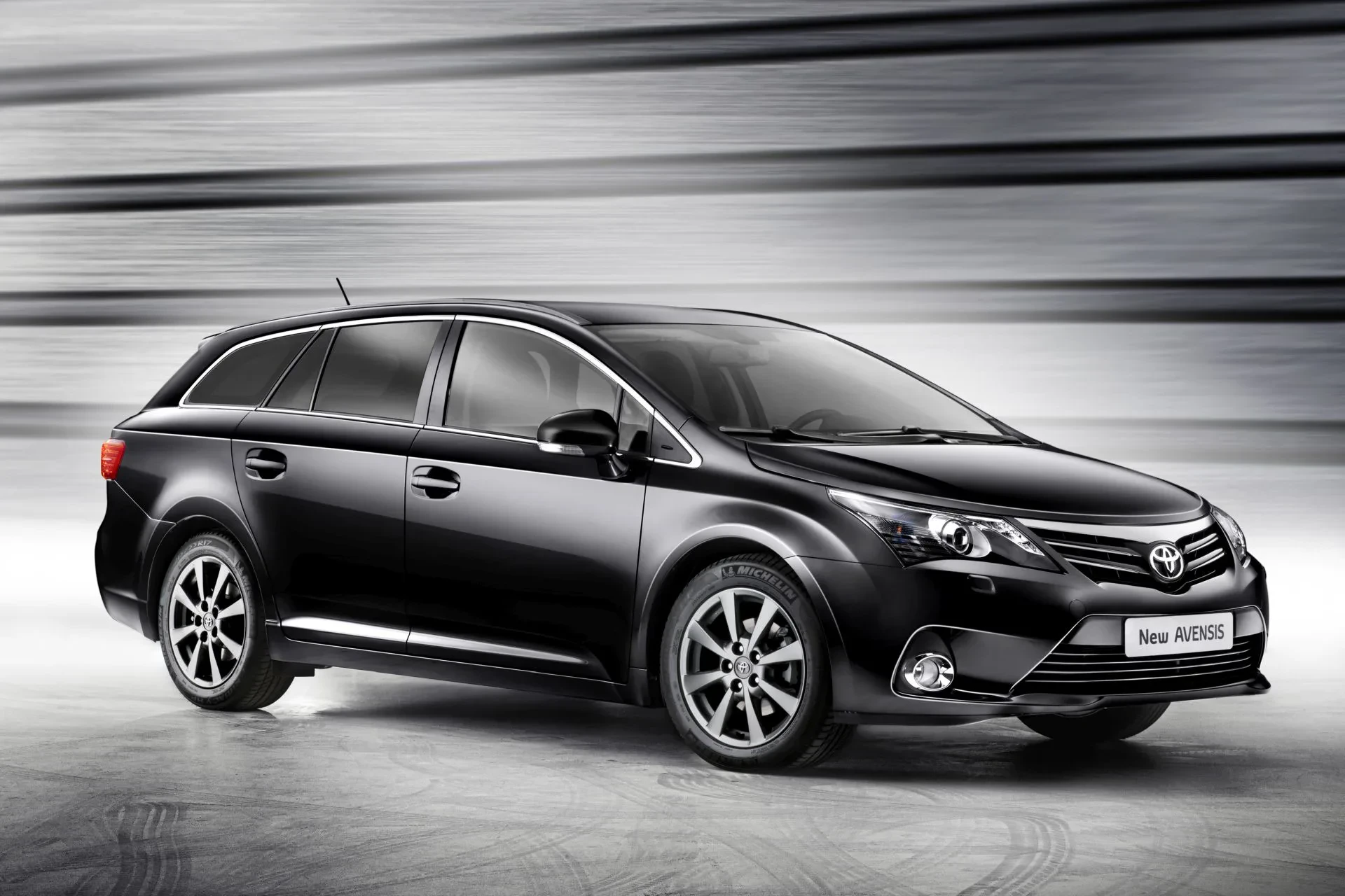 Toyota Avensis silnik benzyna diesel sedan kombi osiągi spalanie moc opinie oceny zalety wady otomoto używany tanio