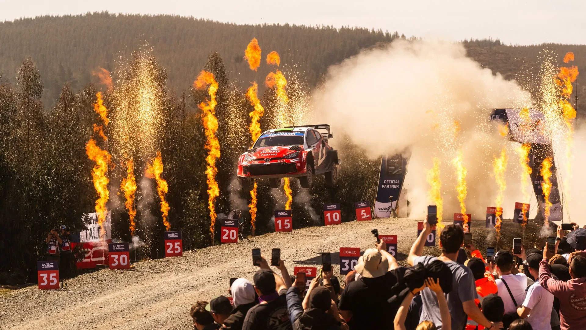 Elfyn Evans o krok od mistrzostwa świata. Ostatnia runda WRC rozpocznie się już w czwartek
