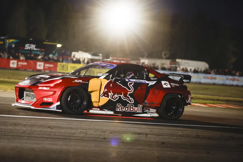 Polacy stworzyli płynny pancerz dla choćby 1000-konnych silników. Inżynierowie ORLEN OIL i zespołu Kuby Przygońskiego zweryfikowali nowy polki olej do motorsportu