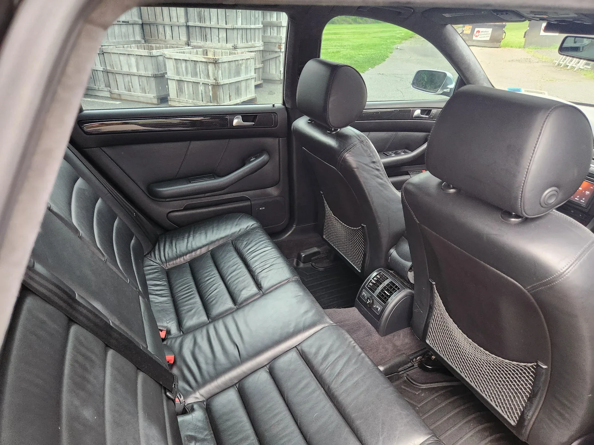 Superkombi z 340-konnym silnikiem V8. Ładne egzemplarze kosztują od 50 tysięcy złotych