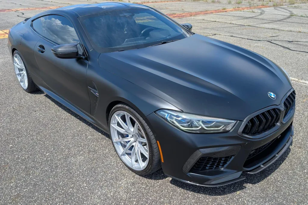 bmw-m8-za-cene-superba-2