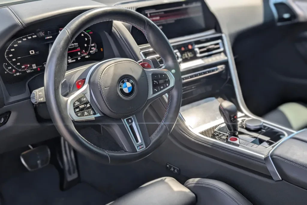 bmw-m8-za-cene-superba-2
