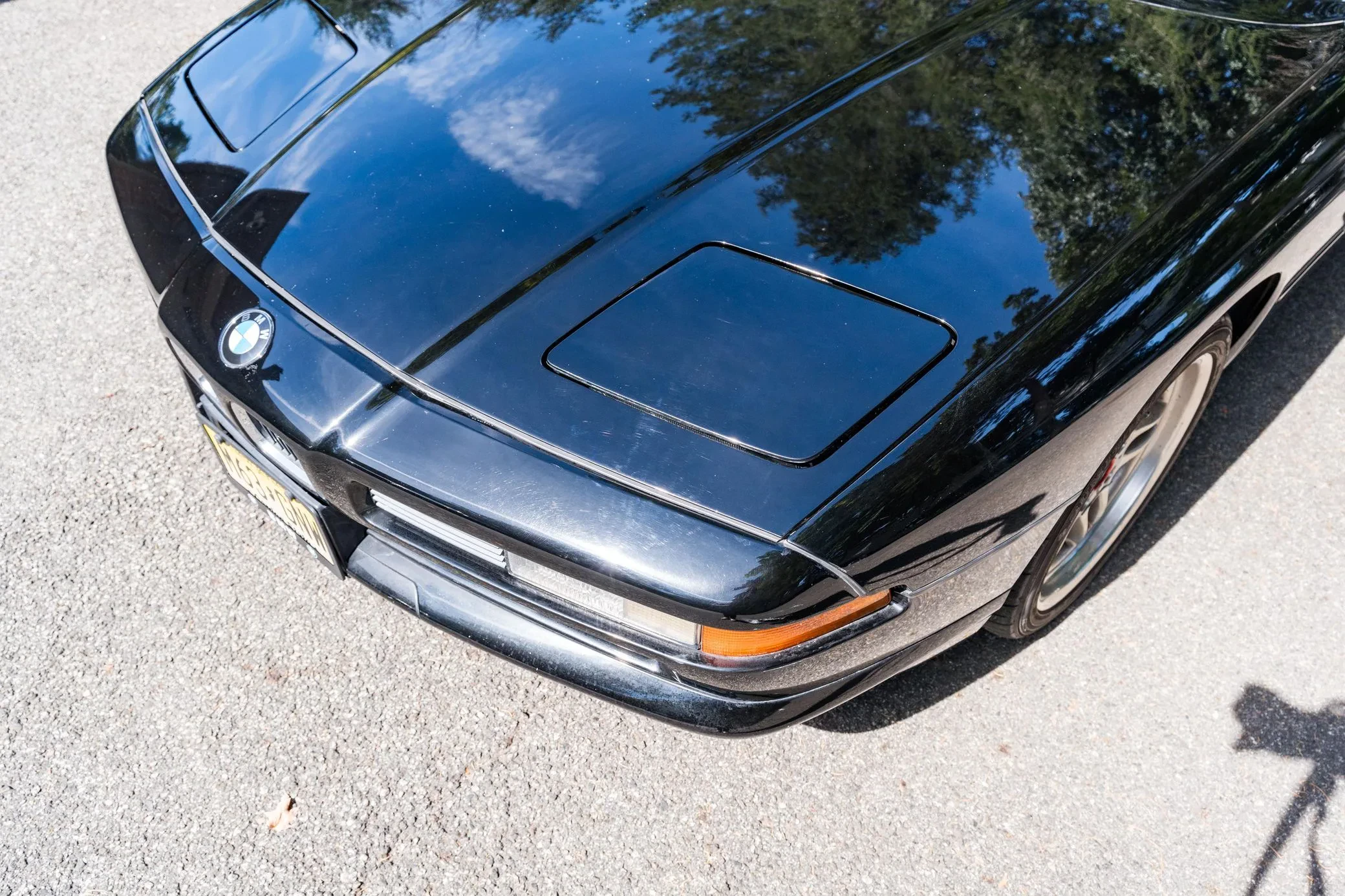 Kultowe BMW z 5-litrowym silnikiem V12. Kosztuje tylko 54 tysiące złotych