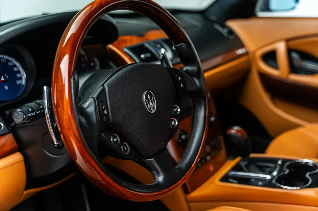 maserati-limuzyna-silnik-ferrari