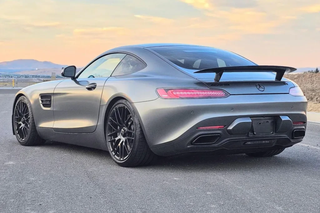 mercedes-amg-gt-3