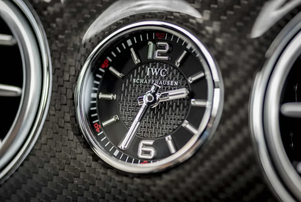 Ten luksusowy Mercedes z V12 kosztował prawie bańkę. Dziś ładne egzemplarze już za mniej niż 150 000 zł