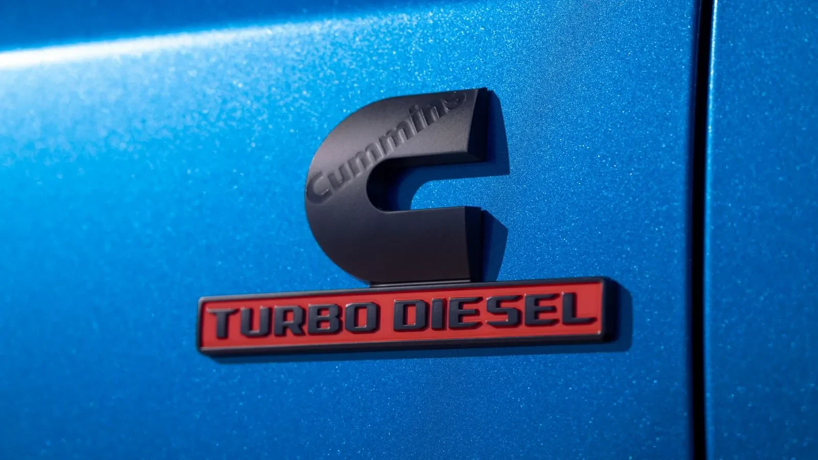 Nowy Diesel w układzie V8 od Stellantis. Ma 6,7 litra pojemności i 1458 Nm momentu