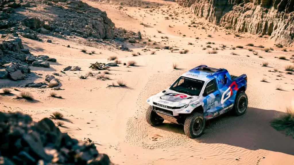toyota-dkr-gr-fc-hilux