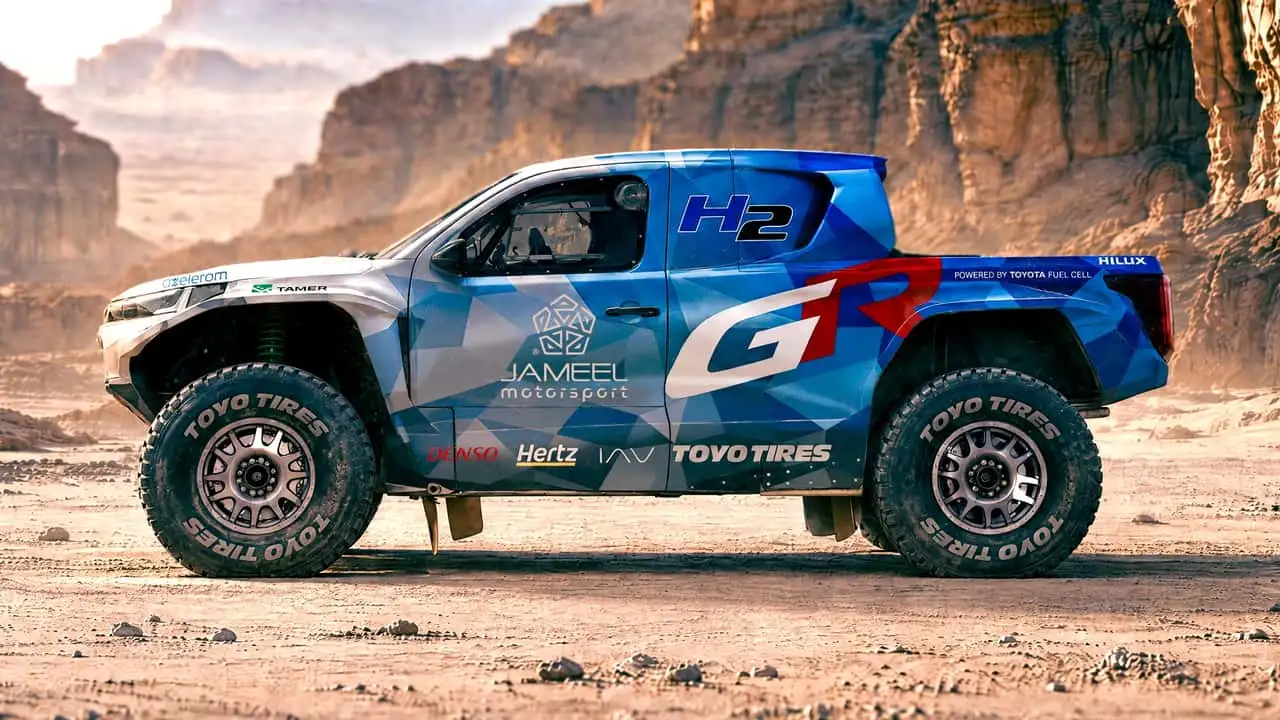 Toyota przejedzie Rajd Dakar 2027 korzystając tylko z wodoru. Oto nowy Hilux DKR GR FC